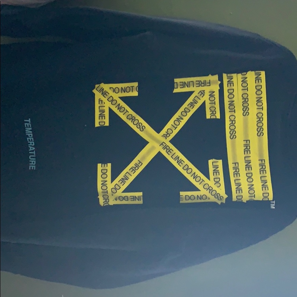Off white crew neck size large
